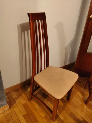 Mesa comedor y 6 sillas de madera