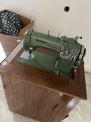 Máquina de coser Refrey Transforma