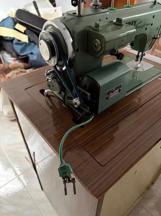 Máquina de coser Refrey Transforma