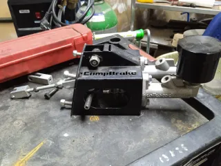 Doble bomba de freno