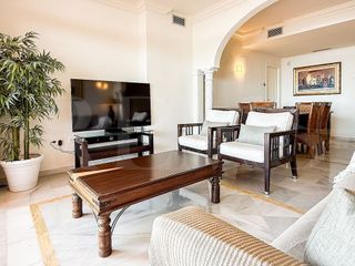 Piso en alquiler en Los Naranjos - Las Brisas en Marbella