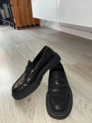 Mocasines de hombre  negros modernos