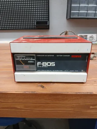 Cargador de Batería FERVE F-805