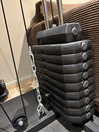 Multiestación con poleas y pesas incluidas