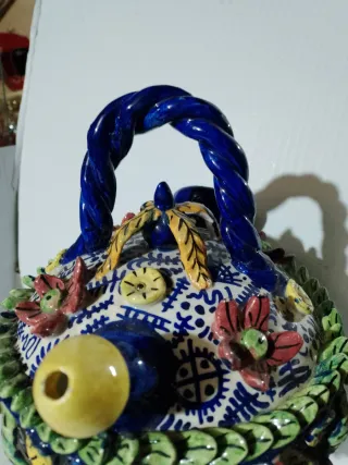 Botijo de cerámica decorado