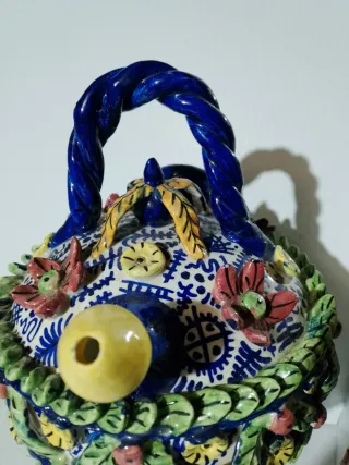 Botijo de cerámica decorado