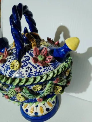 Botijo de cerámica decorado