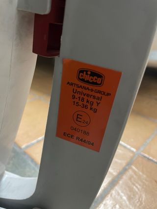 Seggiolino auto Chicco rosso