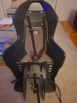 Cadeira de criança para bicicleta Polisport.