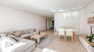 Piso en venta en Los Naranjos - Las Brisas en Marbella