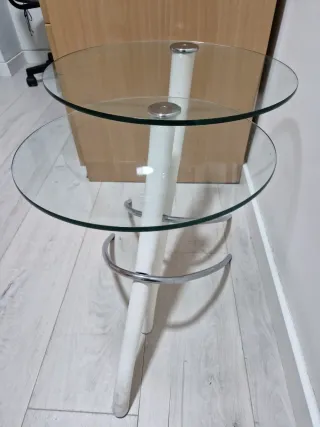 Tavoli ausiliari in vetro e metallo