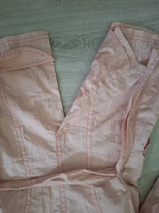 Bata rosa con protección solar