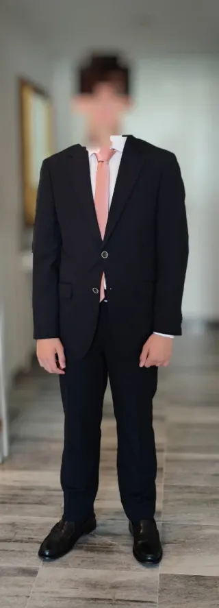 Traje de chaqueta azul marino