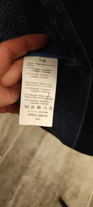 Traje de chaqueta azul marino