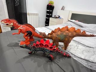 Lote dinosaurios de juguete con sonido