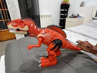 Lote dinosaurios de juguete con sonido