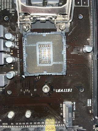 Placa base Biostar + Fuente Alimentación + i5 8400