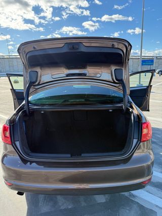 Volkswagen Jetta 2013 1.6TDI Sport DSG