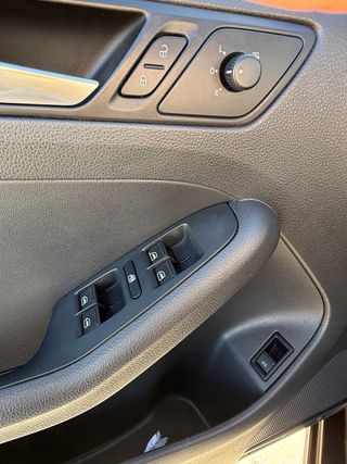 Volkswagen Jetta 2013 1.6TDI Sport DSG