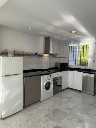 Piso en alquiler en Los Naranjos - Las Brisas en Marbella