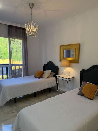 Piso en alquiler en Los Naranjos - Las Brisas en Marbella