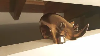 Rinoceronte cerámica efecto bronce