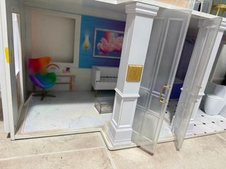 Casa de muñecas Grande Rainbow High Jazuzzi