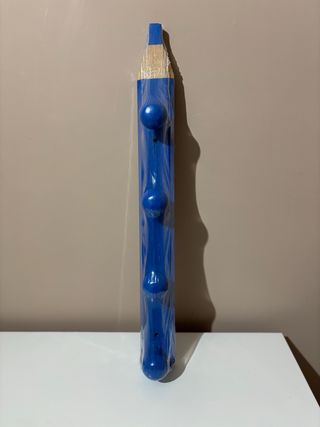 Perchero Lápiz Azul Nuevo con su embalaje.