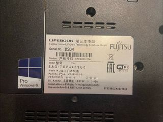 Portátil Fujitsu LIFEBOOK E744