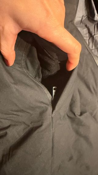 Abrigo Uniqlo Negro Plumas.