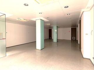 Local comercial en venta en Arenal - La Pólvora en Dos Hermanas