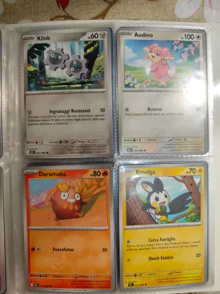 Carte Pokemon+raccoglitore+adesivi+codici+gadget