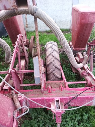 Sembradora maíz/ o pipas girasol.