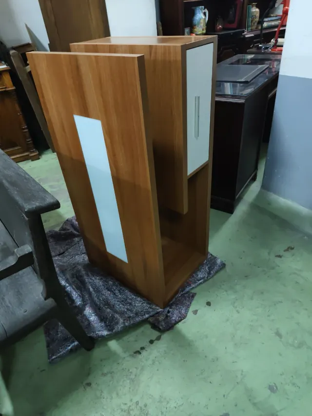 Mueble de salón madera y cristal. 85 € cada mueble