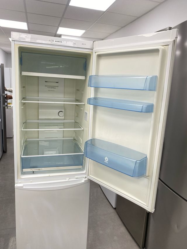 Frigorífico Balay combi clase A+ 185x60cm no frost