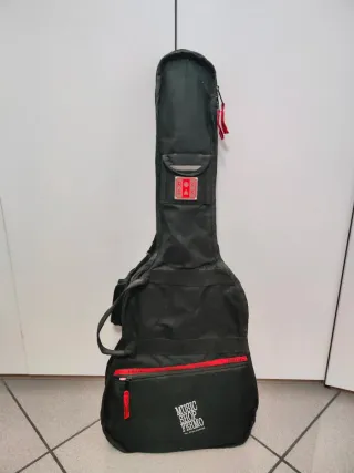 Chitarra acustica 4/4 con custodia