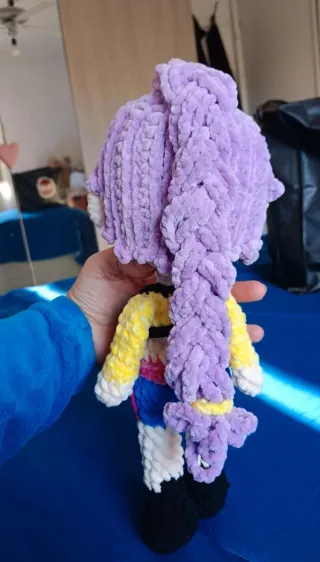 Bambola Rumi Demon Hunter uncinetto