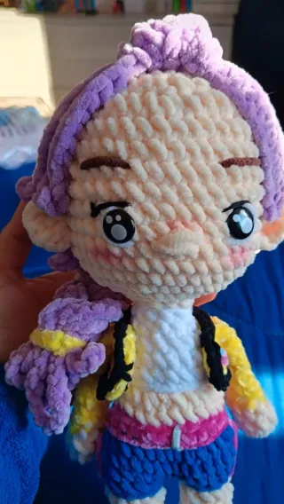 Bambola Rumi Demon Hunter uncinetto