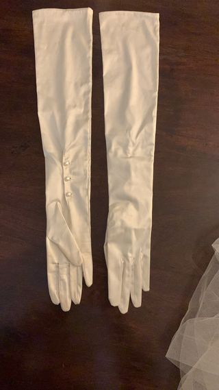 Abito da sposa sartoriale fatto a mano