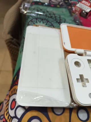 Carcasa NEW 2DS XL Naranja y Blanca