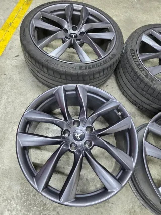 Llantas Tesla 21 Modelo Arachnid. Originales.