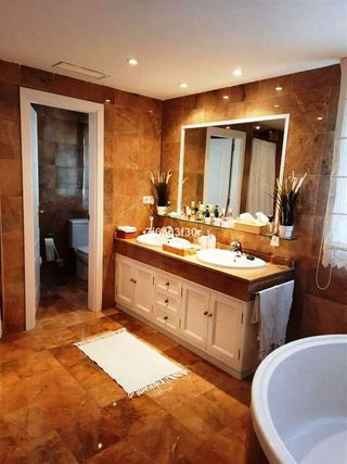 Piso en alquiler en Nueva Andalucía centro en Marbella