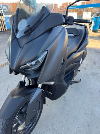 Yamaha XMAX 300