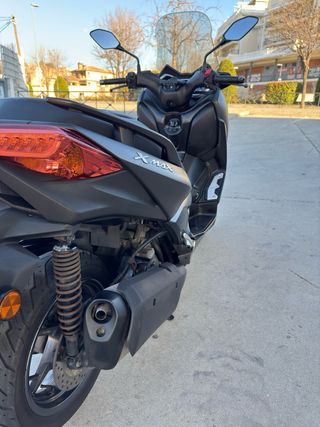 Yamaha XMAX 300