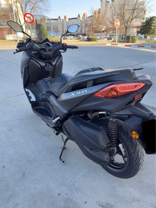 Yamaha XMAX 300