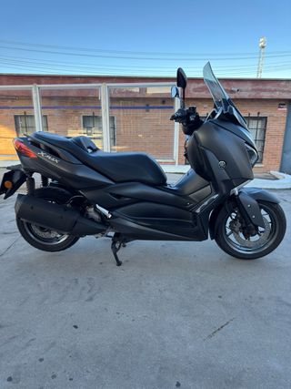 Yamaha XMAX 300