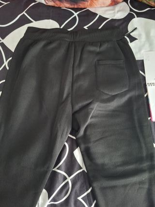 Pantalón de deporte grueso con cremalleras