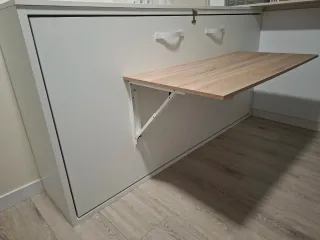 Cama Abatible con mesa escritorio y colchón nuevo.