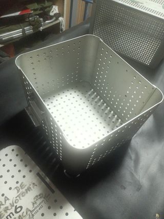 Cajas en aluminio con tapa.