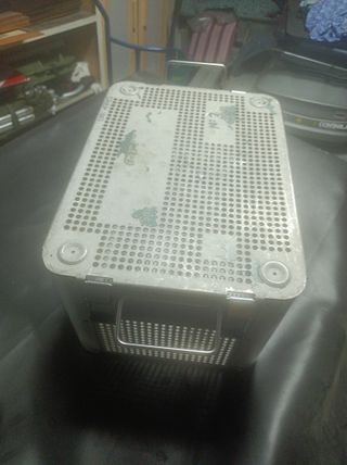 Cajas en aluminio con tapa.